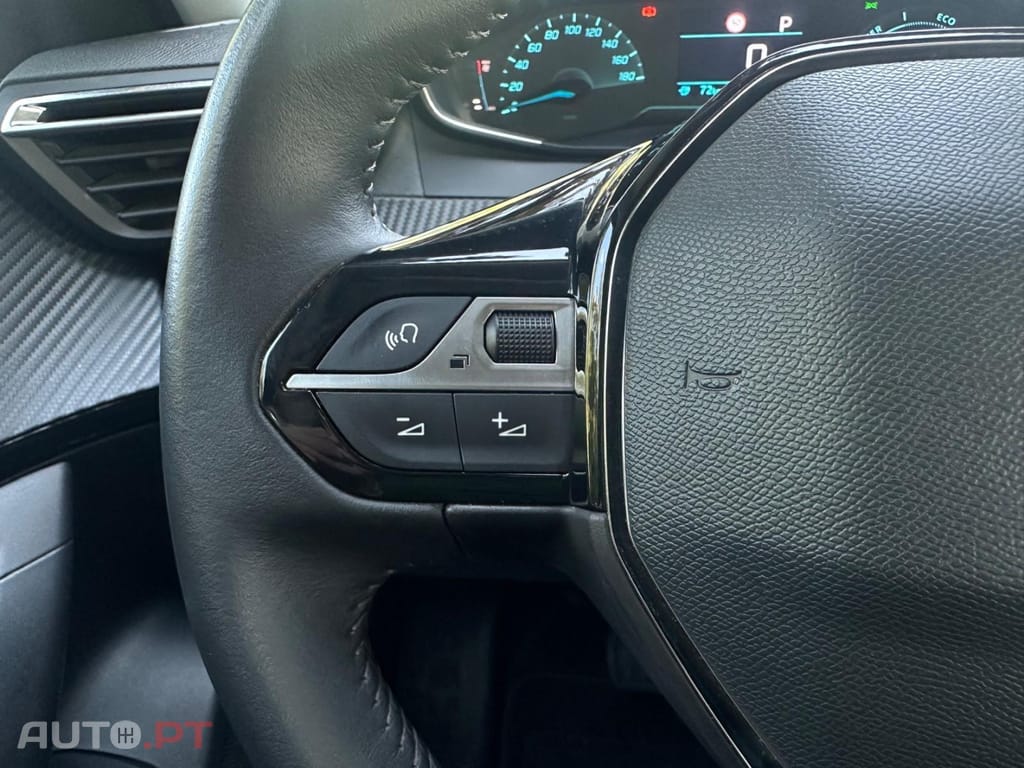 Peugeot E-2008 50 kWh Active Pack