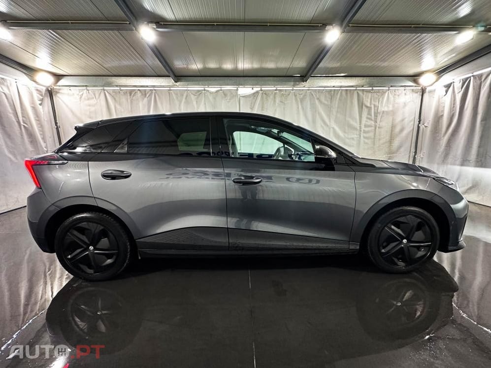 MG MG4 64 kWh Luxury