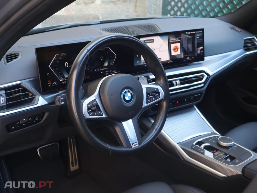 BMW 330 e Touring Pack M Auto