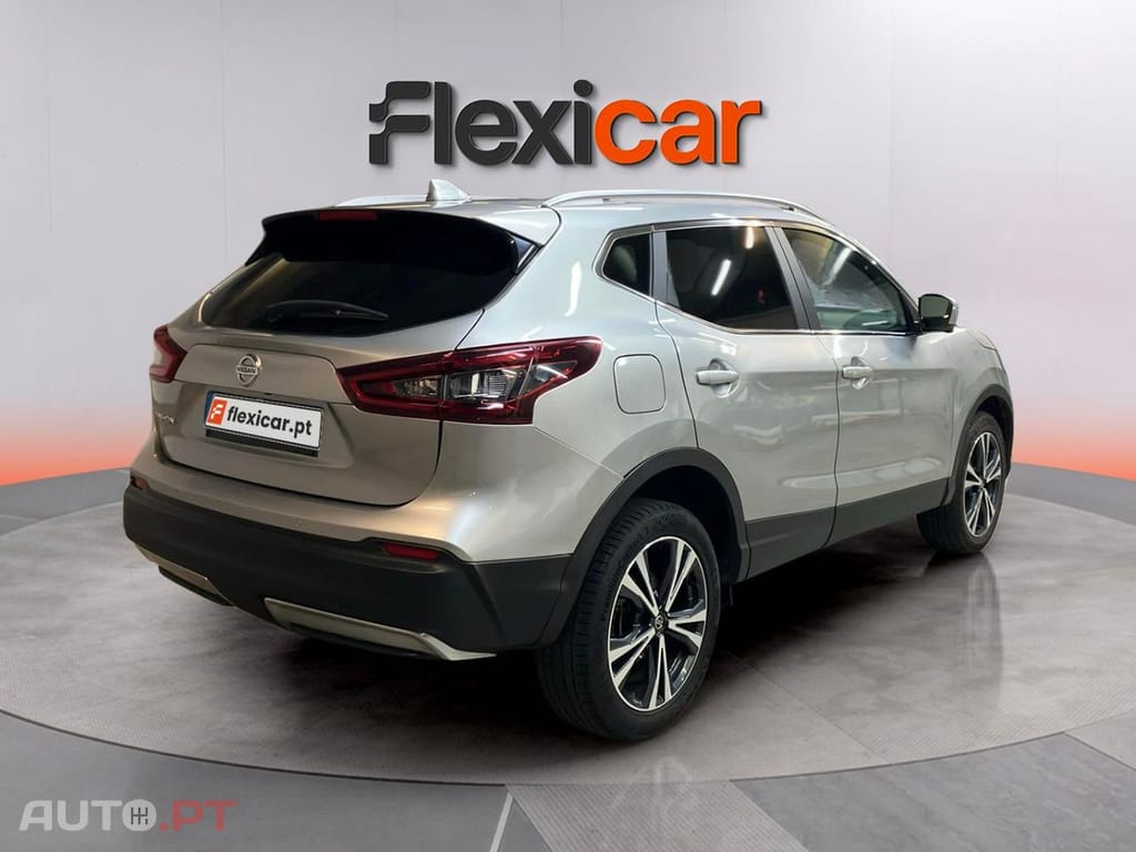 Nissan Qashqai 1.3 DIG-T N-Connecta J18