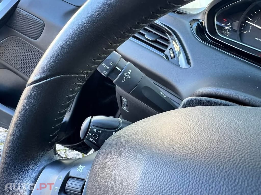 Peugeot 208 1.5 BlueHDi Allure