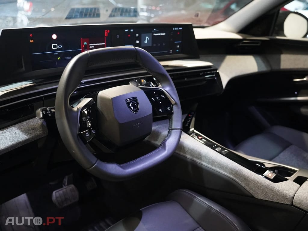 Peugeot 3008 1.2 Hybrid Allure e-DCS6