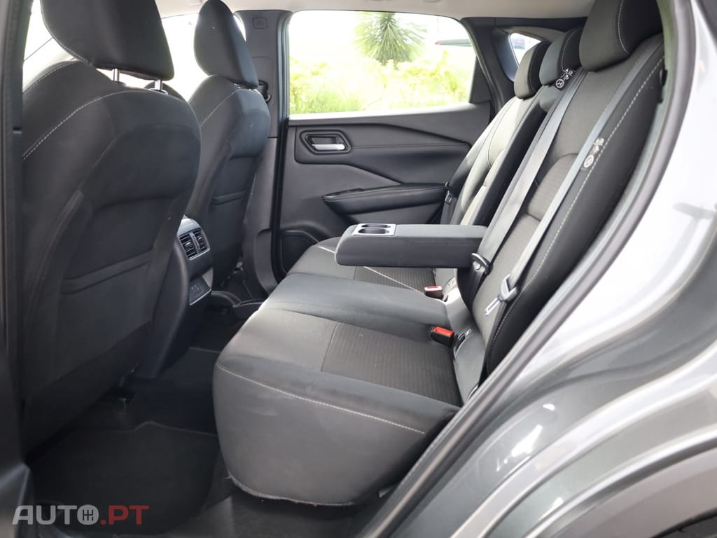 Nissan Qashqai 1.3 DIG-T N-Connecta J18