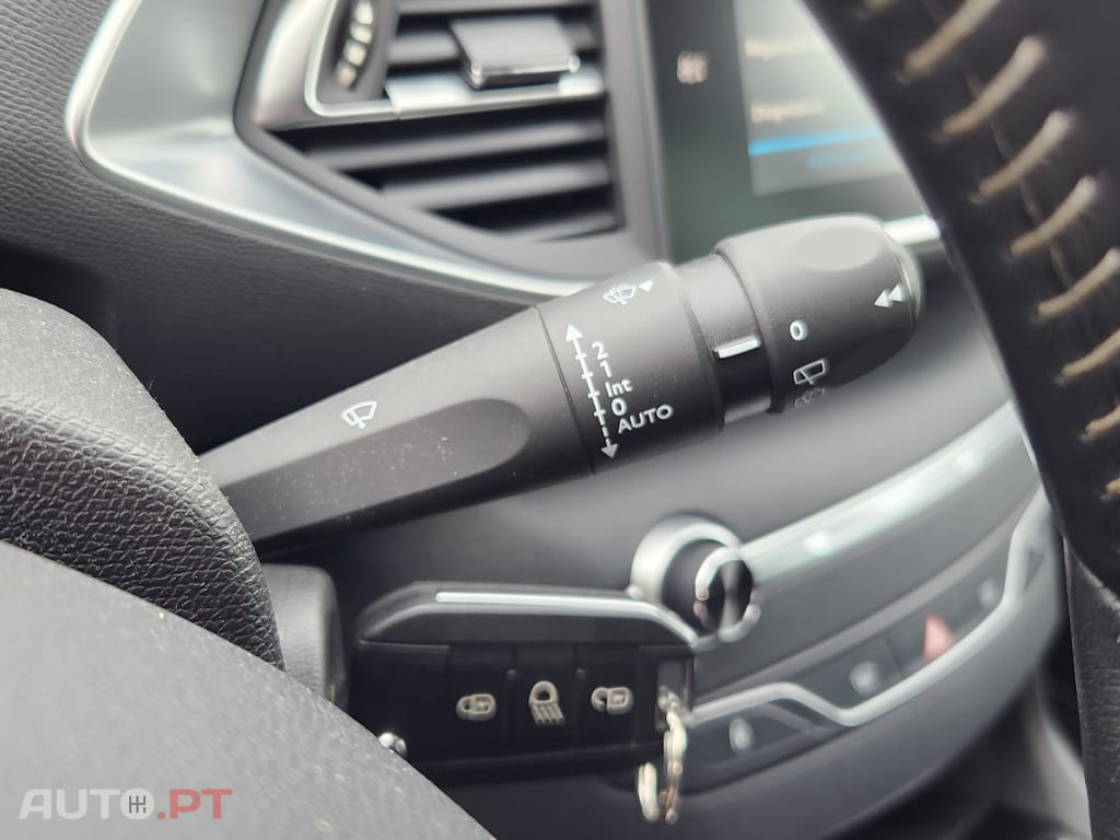 Peugeot 308 1.5 BlueHDi Business Line