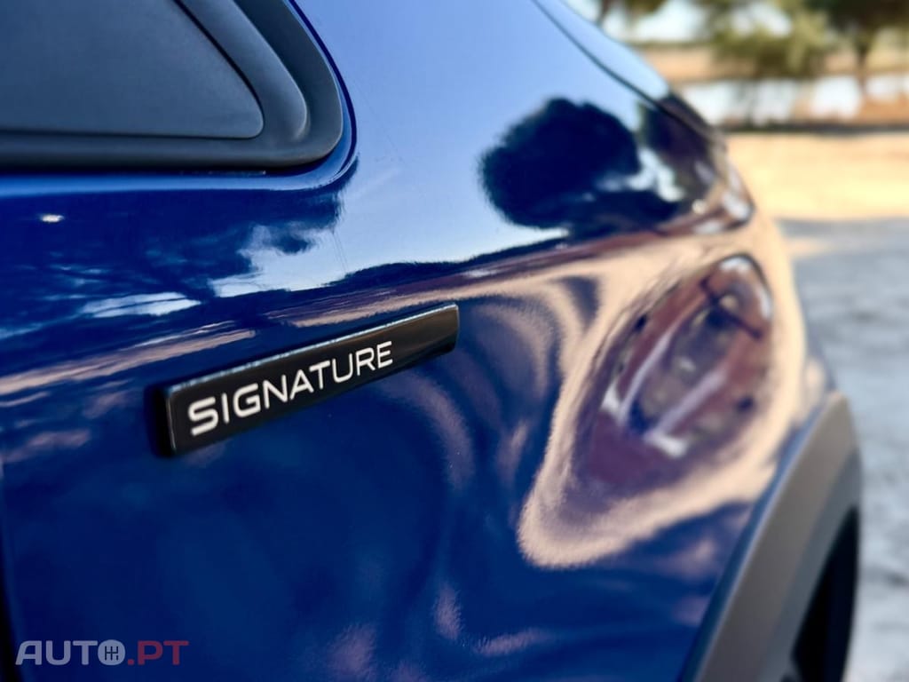 Peugeot 2008 1.2 PureTech Signature