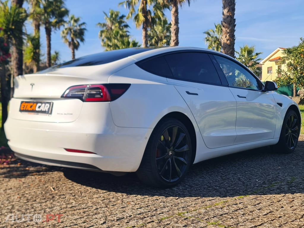 Tesla Model 3 Long-Range Dual Motor AWD