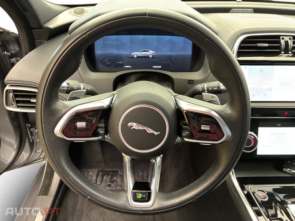 Jaguar XE D200 Aut. R-Dynamic Black