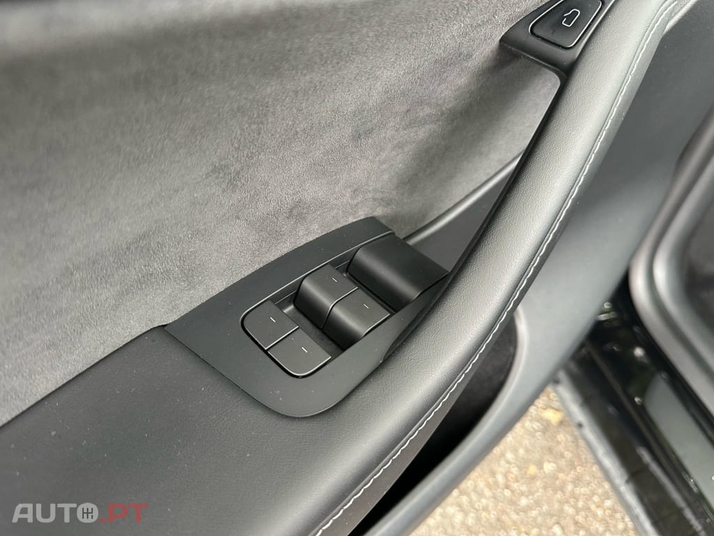 Tesla Model Y Long Range Tração Integral
