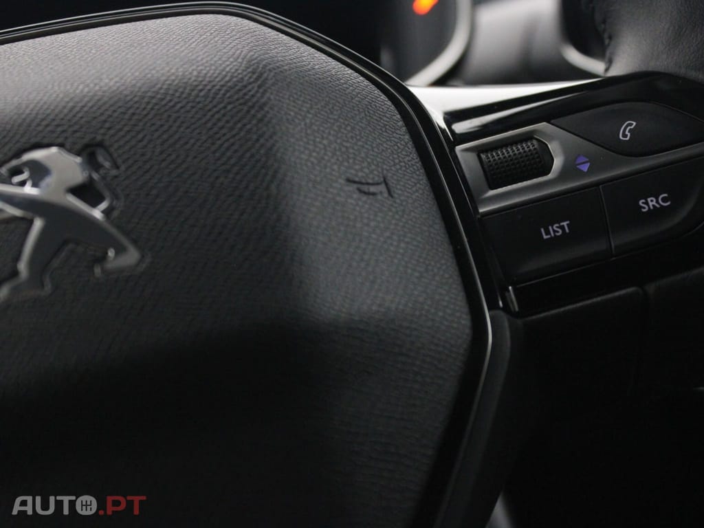 Peugeot E-2008 ALLURE PACK