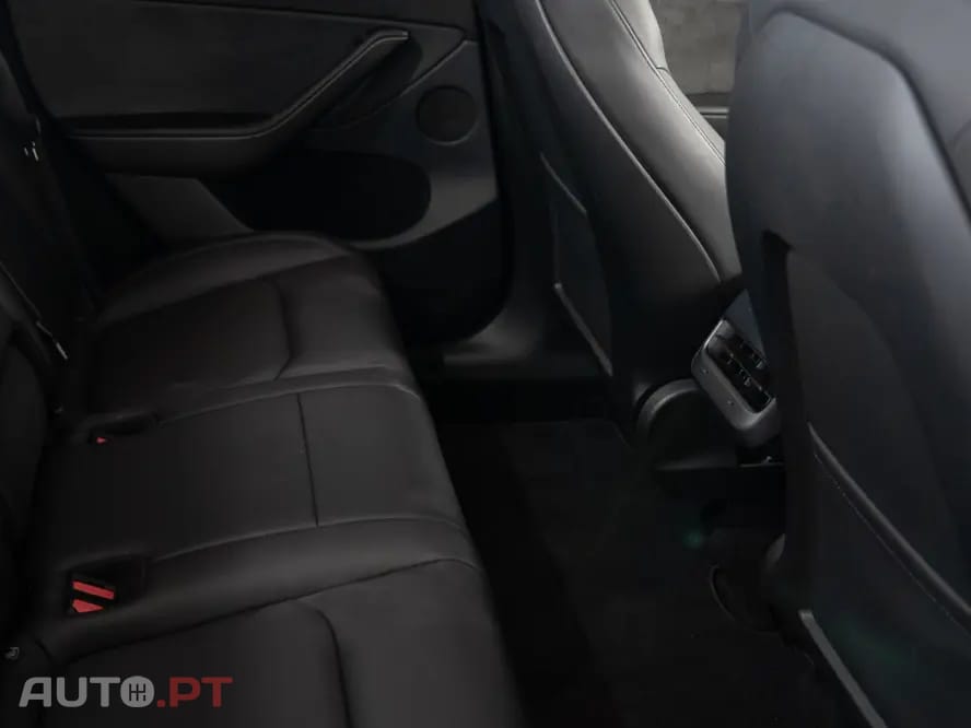 Tesla Model Y Long Range Dual Motor AWD