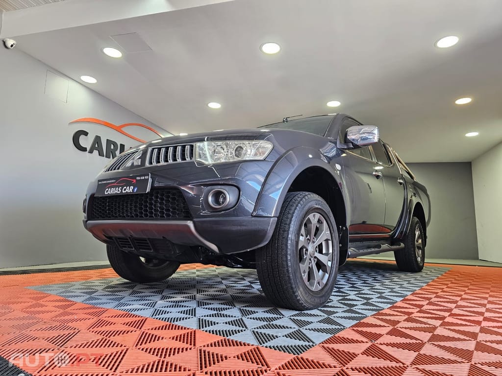 Mitsubishi L200 2.5 DI-D CD Invite AC 4WD