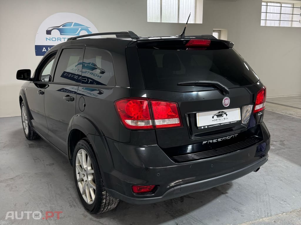 Fiat Freemont black 7 lugares