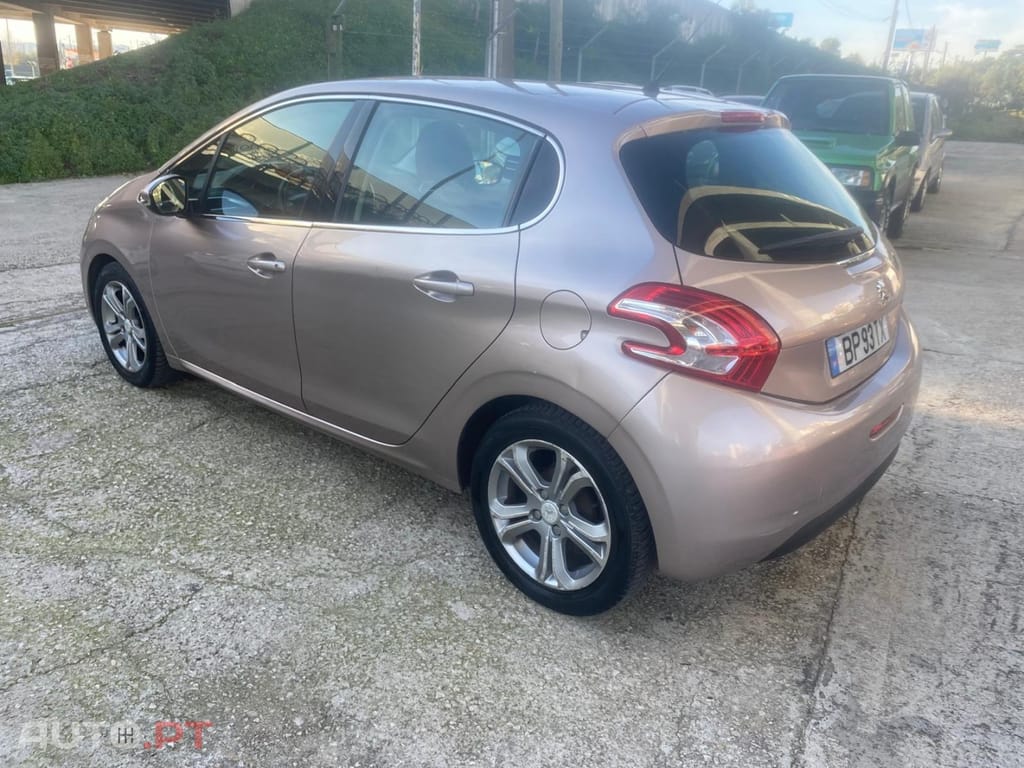 Peugeot 208 1.2 VTi Allure