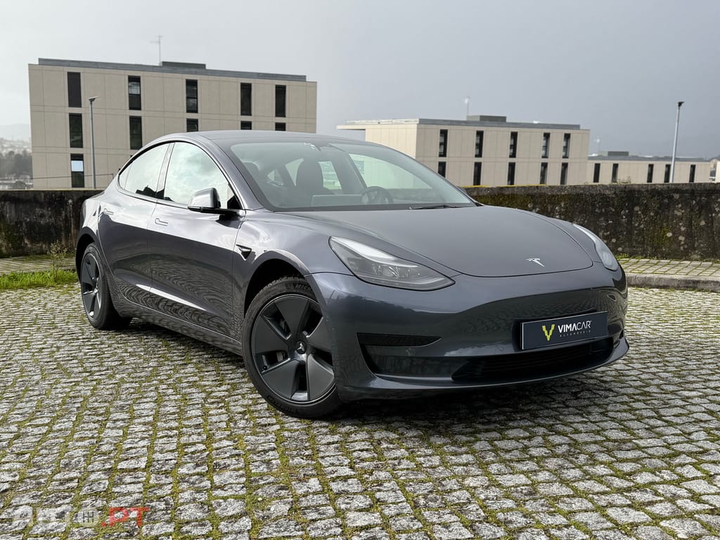 Tesla Model 3 Standard Range Plus RWD