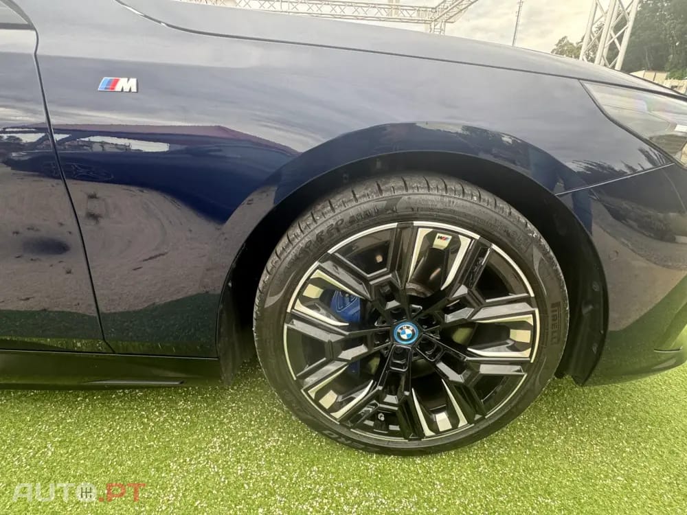 BMW i5 M60