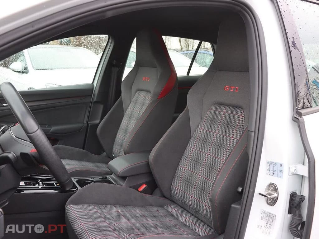 Volkswagen Golf 2.0 TSI GTI DSG