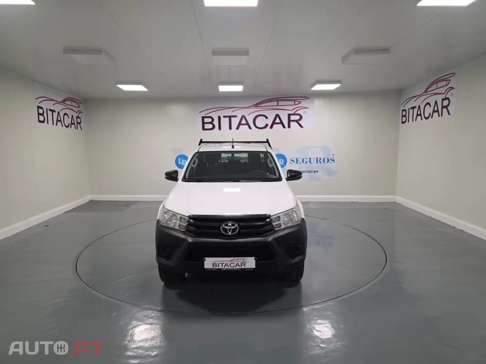 Toyota Hilux 2.4 D-4D 4WD CD CH