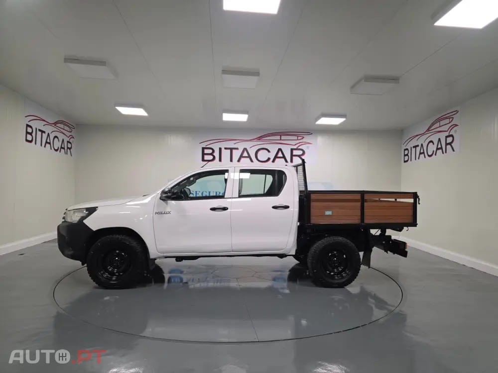 Toyota Hilux 2.4 D-4D 4WD CD CH