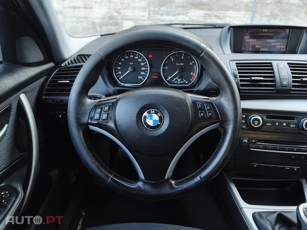 BMW 118 d DPF Edition Lifestyle foto 4