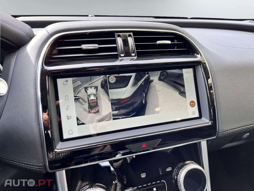 Jaguar XE 200d R Dynamic RED 