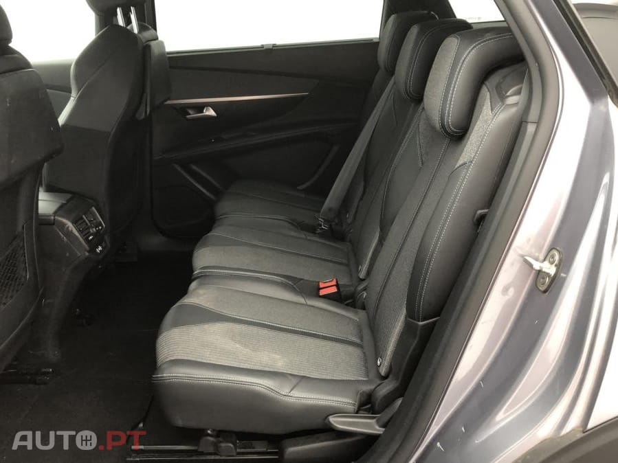 Peugeot 5008 1.2 PureTech Active Pack EAT8