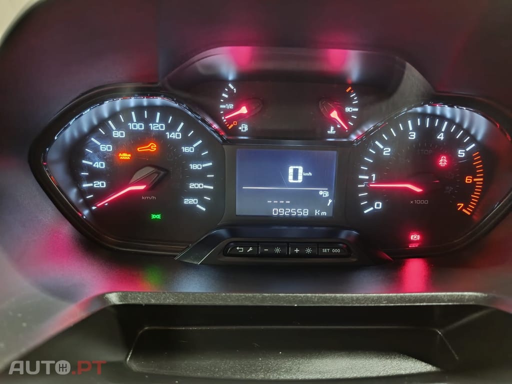 Peugeot Partner 1.6 BlueHdi L1 (3 Lug)