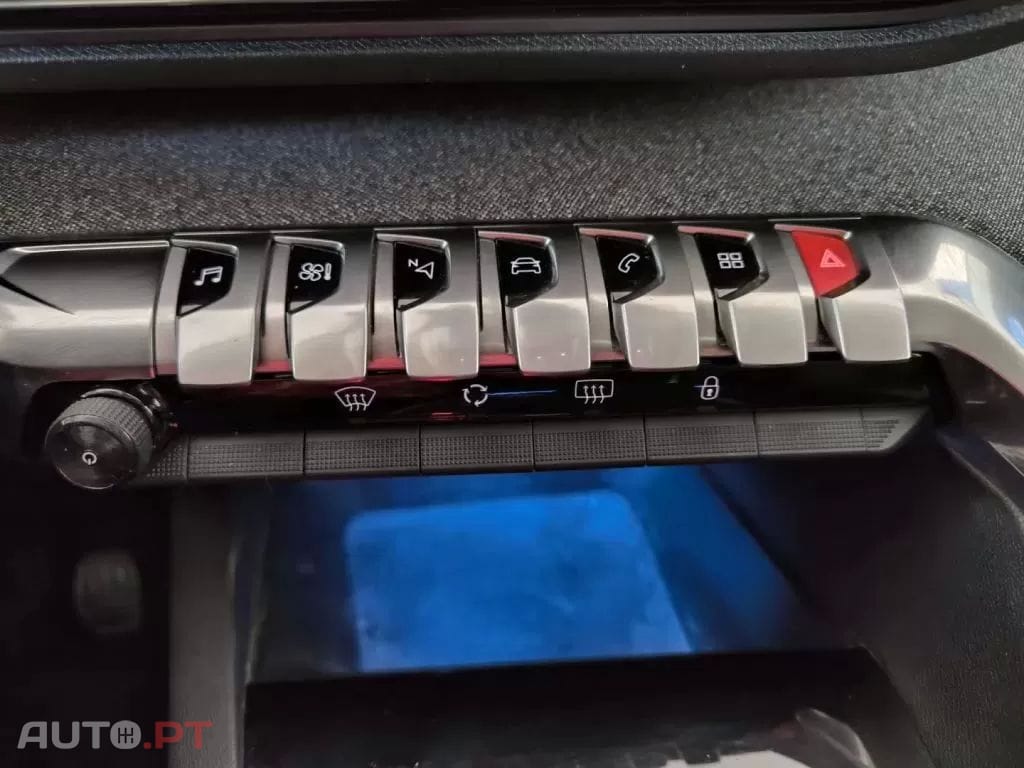 Peugeot 3008 1.2 PureTech Allure EAT8