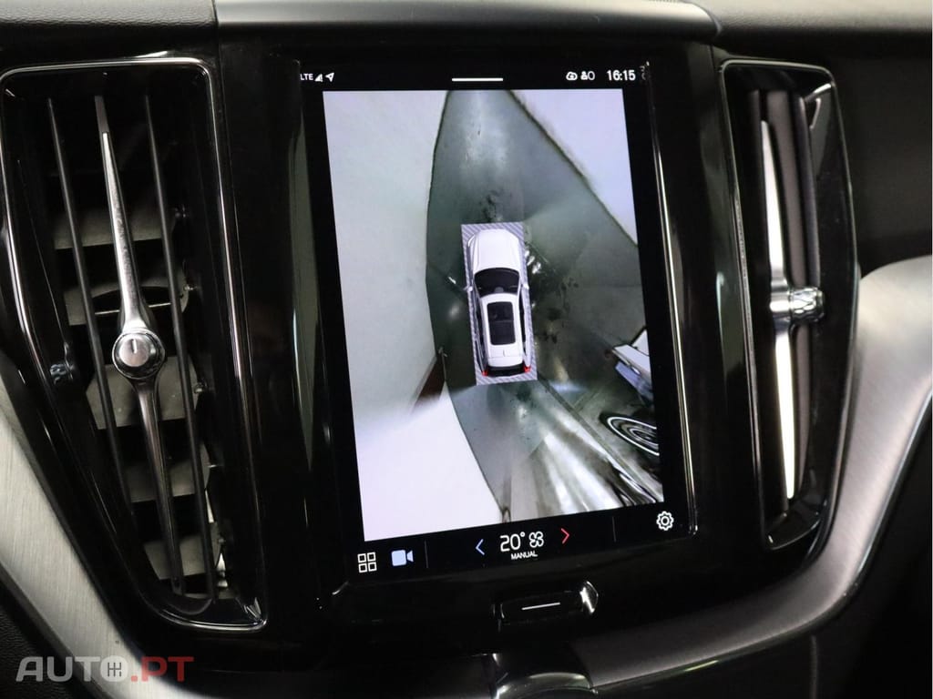 Volvo XC60 2.0 B4  Momentum Plus 