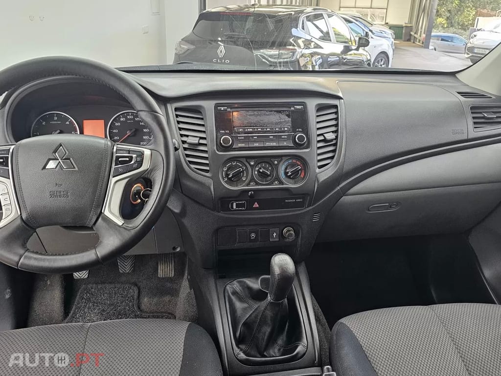 Mitsubishi L200 2.4 DI-D Invite 2WD
