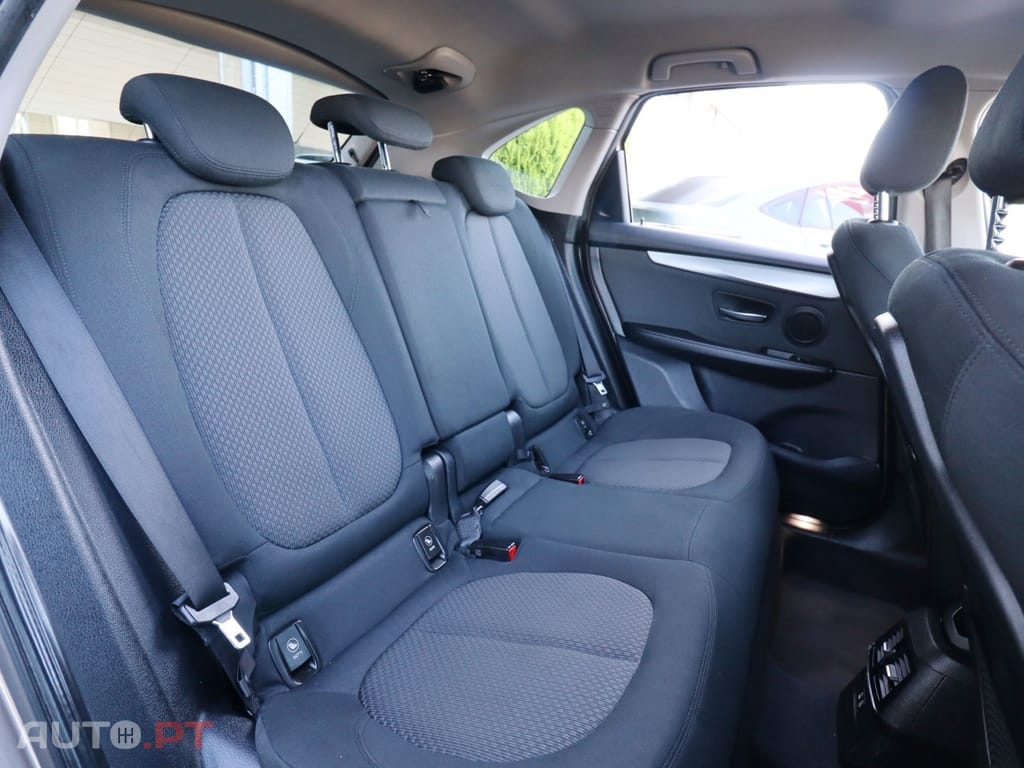 BMW 225 225xe Active Tourer advantage