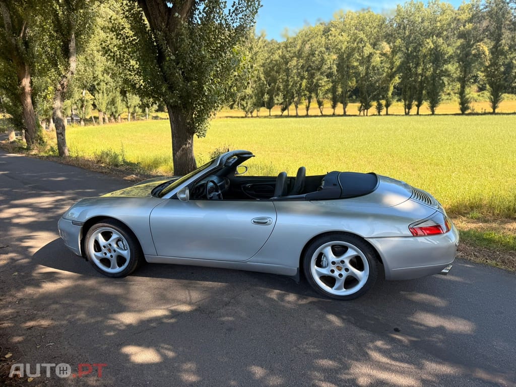 Porsche 911 Carrera 4 Cabrio