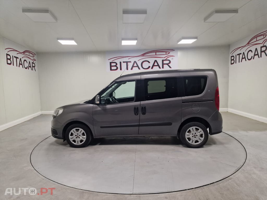 Fiat Doblo COMBI MAXI 1.3 MULTIJET 5 LUGARES