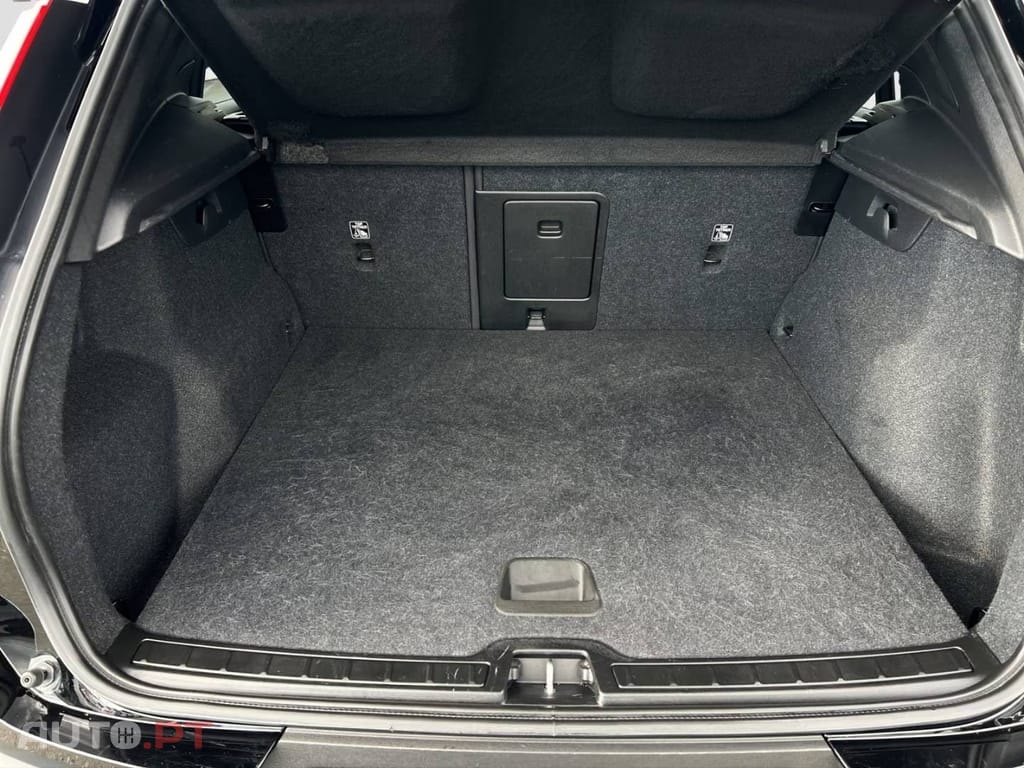 Volvo EX40 Core Recharge Pure AWD