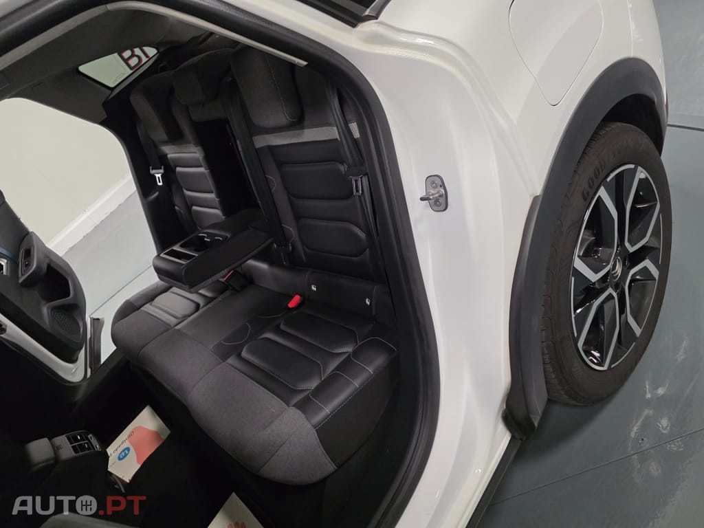 Citroën e-C4 50 kWh Shine — fotografia 71