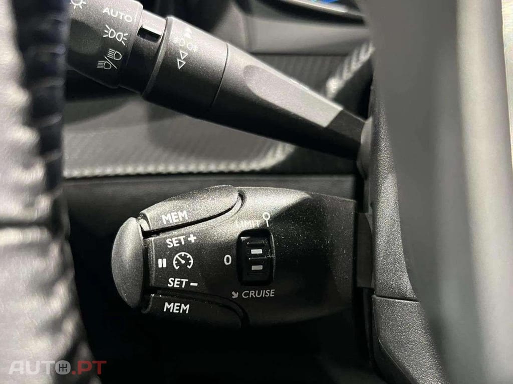 Peugeot E-2008 I.V.A DEDUTÍVEL Active