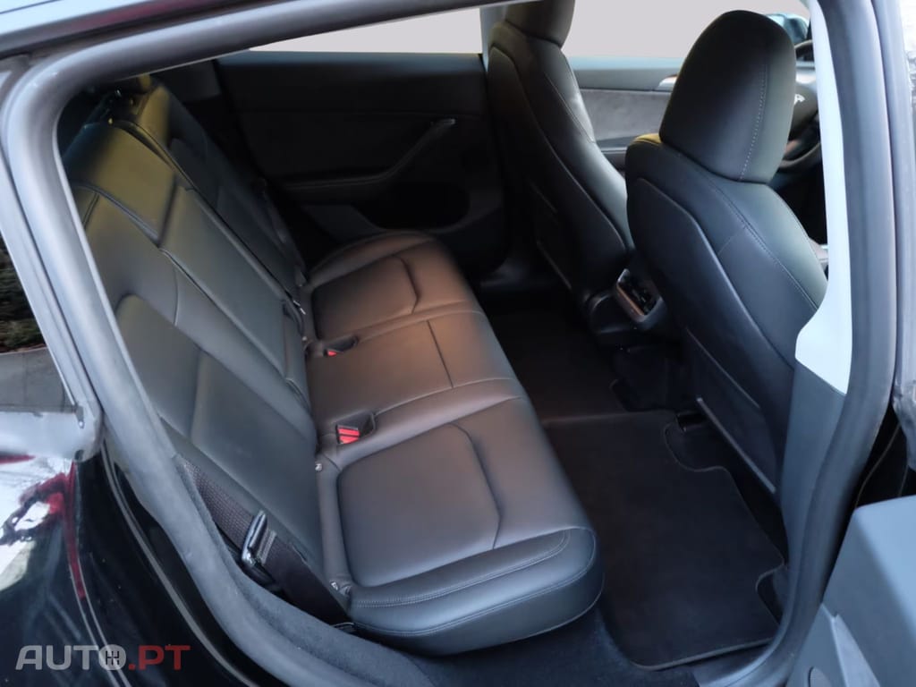 Tesla Model Y Long Range Dual AWD I.V.A DEDUTIVEL