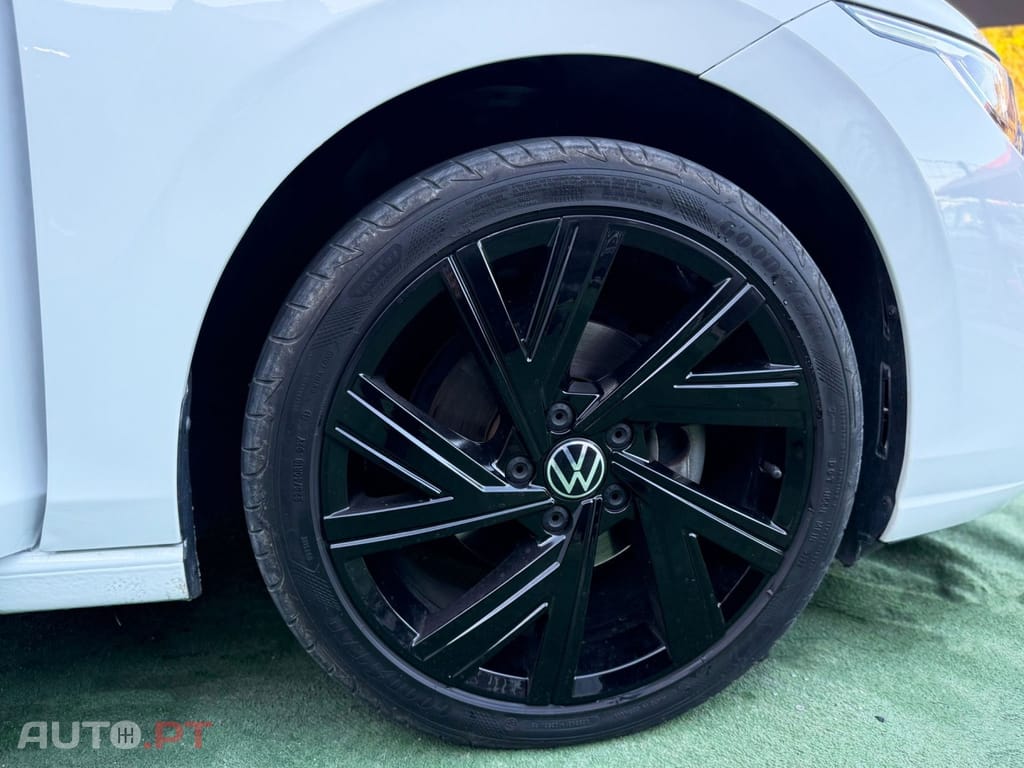 Volkswagen Golf Variant 1.5 eTSI R-Line DSG