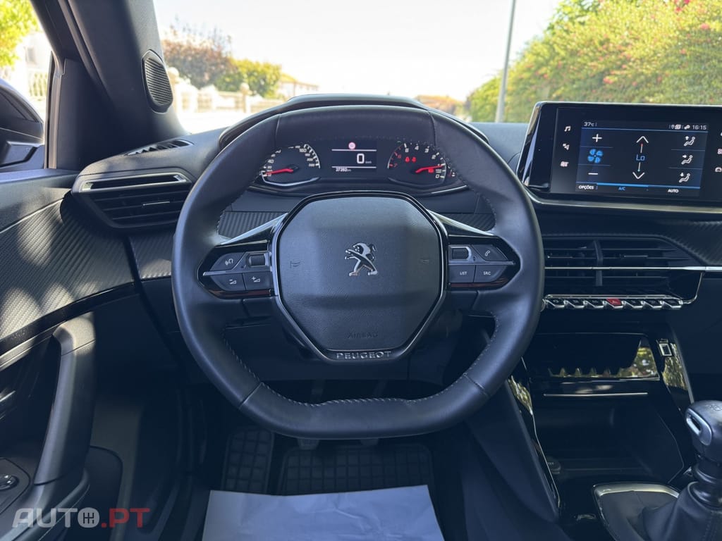 Peugeot 2008 PureTech 100 Allure