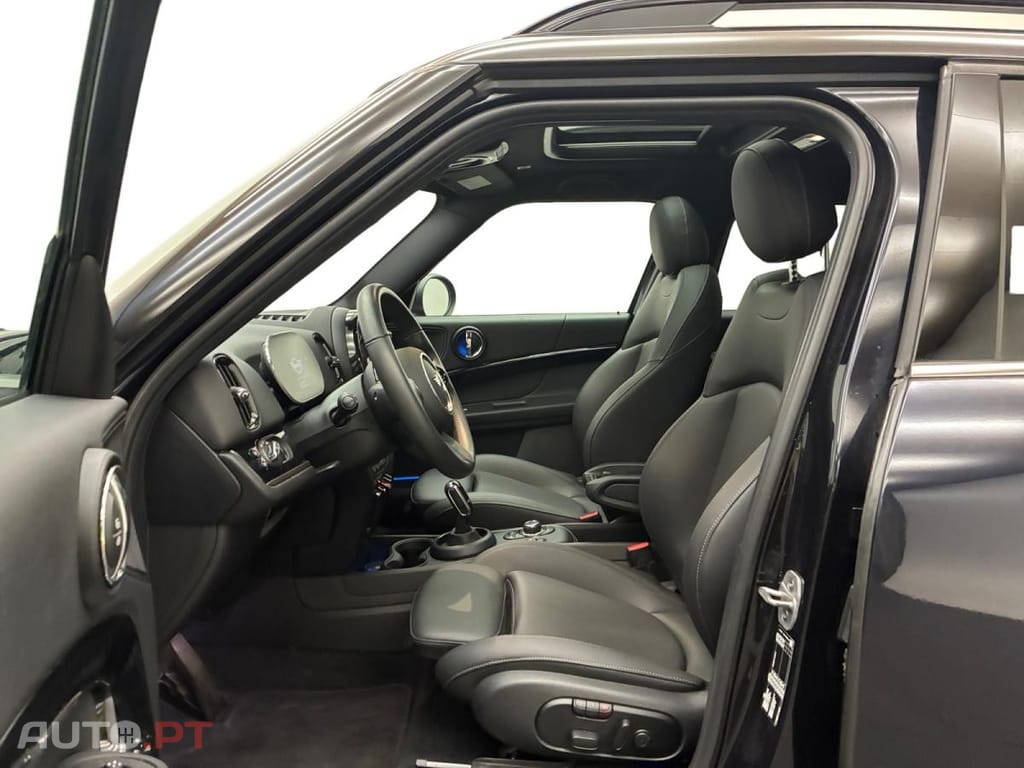 MINI Countryman Cooper Premium Plus Edition Auto