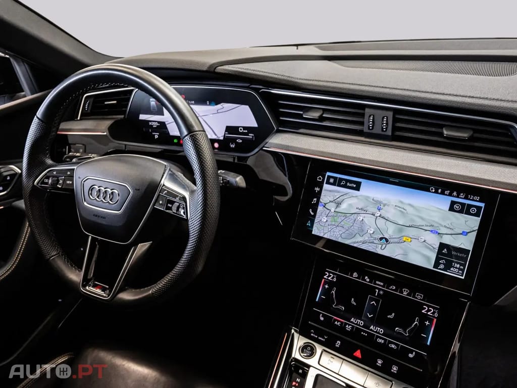 Audi E-Tron I.V.A DEDUTÍVEL 50 S LINE BLACK EDIT.