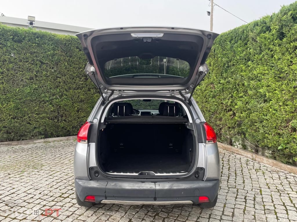 Peugeot 2008 1.2 PureTech Allure