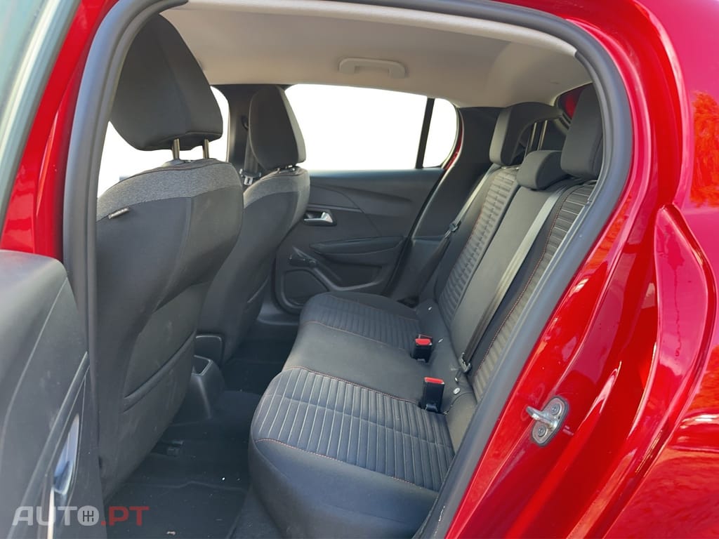 Peugeot 208 PureTech 100 EAT8 Active