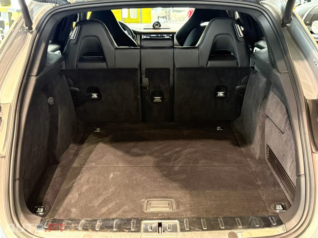 Porsche Panamera 4 E-Hybrid