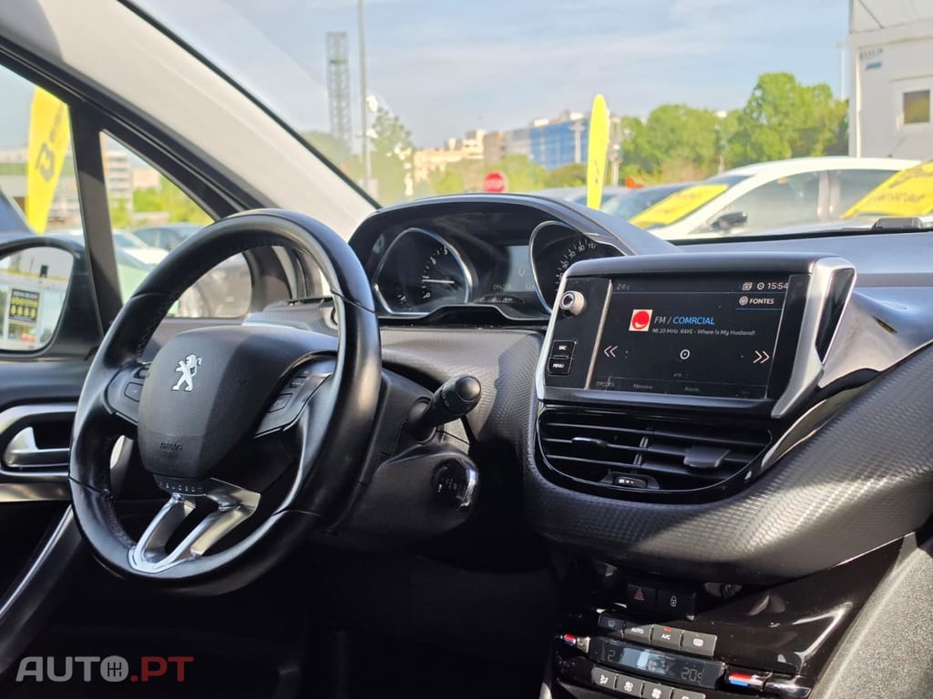 Peugeot 2008 1.2 PureTech Allure EAT6