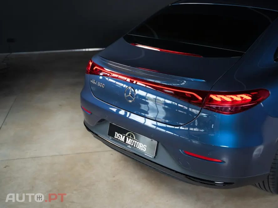 Mercedes-Benz EQE 300 Electric Art