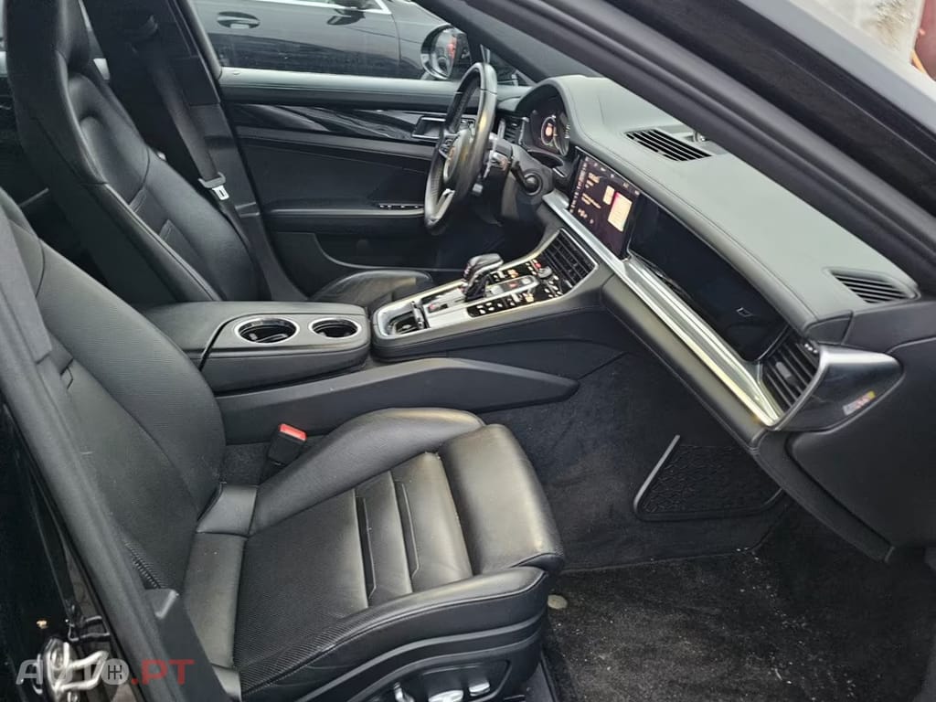 Porsche Panamera 4 E-Hybrid