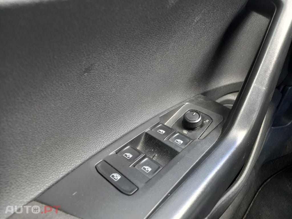 Volkswagen Polo 1.0  Confortline