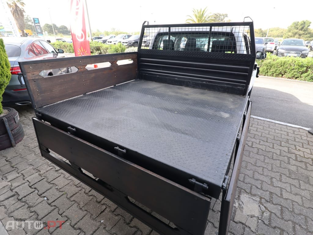 Toyota Hilux 2.4 D-4D 4WD CD CH