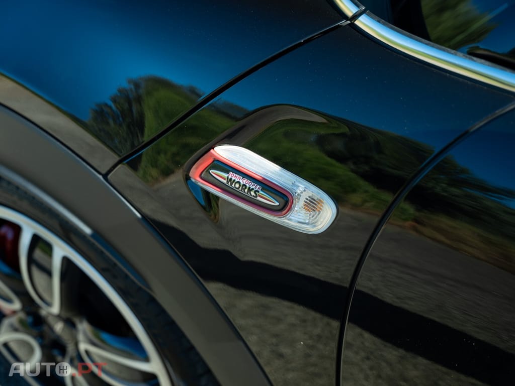 MINI Cabrio John Cooper Works Auto Desportiva