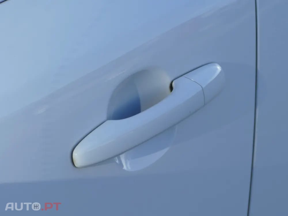 Volvo V40 2.0 D2 R-Design